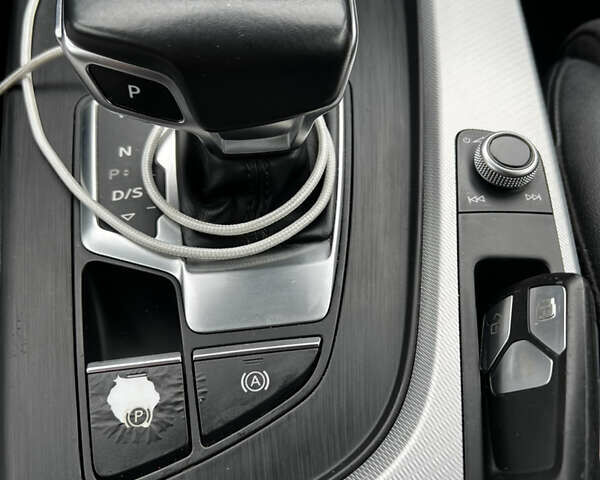 Сірий Ауді А4, об'ємом двигуна 2 л та пробігом 265 тис. км за 23500 $, фото 10 на Automoto.ua