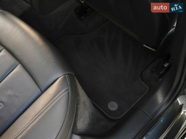 Сірий Ауді А4, об'ємом двигуна 2 л та пробігом 195 тис. км за 30500 $, фото 59 на Automoto.ua