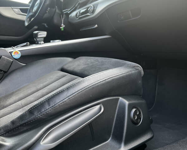 Серый Ауди А4, объемом двигателя 2 л и пробегом 266 тыс. км за 21900 $, фото 16 на Automoto.ua