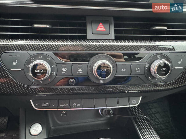 Серый Ауди А4, объемом двигателя 2.97 л и пробегом 70 тыс. км за 45999 $, фото 13 на Automoto.ua