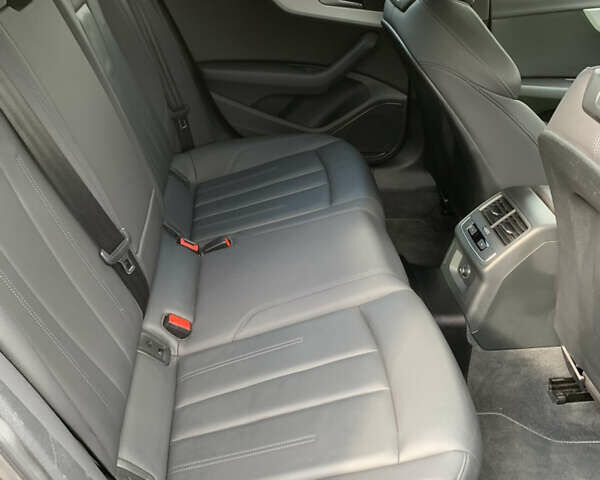 Серый Ауди А4, объемом двигателя 2 л и пробегом 195 тыс. км за 21557 $, фото 11 на Automoto.ua