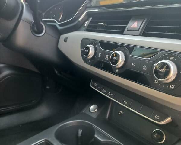 Сірий Ауді А4, об'ємом двигуна 2 л та пробігом 217 тис. км за 21799 $, фото 16 на Automoto.ua