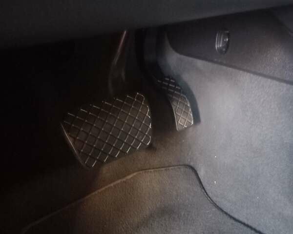 Сірий Ауді А4, об'ємом двигуна 2 л та пробігом 217 тис. км за 21799 $, фото 23 на Automoto.ua