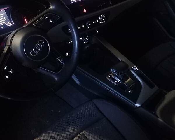 Сірий Ауді А4, об'ємом двигуна 2 л та пробігом 217 тис. км за 21799 $, фото 22 на Automoto.ua