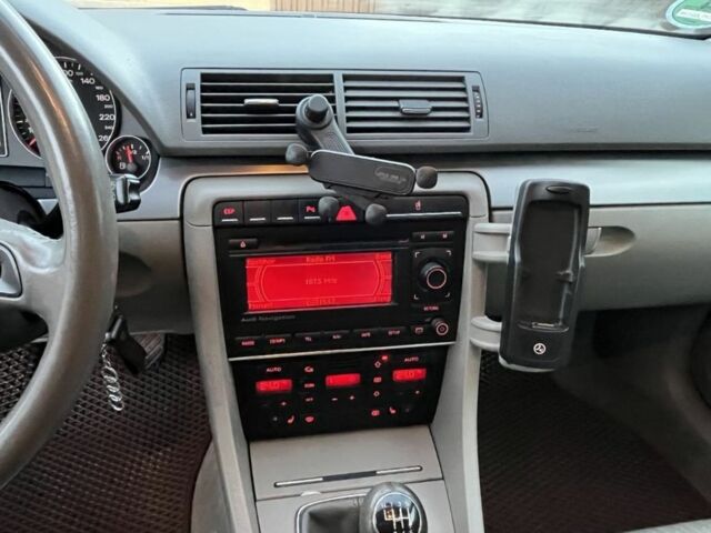 Серый Ауди А4, объемом двигателя 2 л и пробегом 300 тыс. км за 4200 $, фото 10 на Automoto.ua