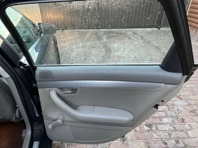 Серый Ауди А4, объемом двигателя 2 л и пробегом 300 тыс. км за 4200 $, фото 16 на Automoto.ua