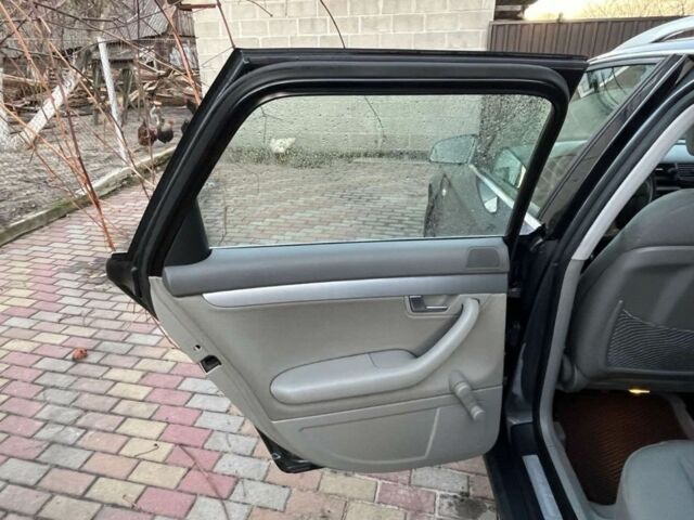 Серый Ауди А4, объемом двигателя 2 л и пробегом 300 тыс. км за 4200 $, фото 8 на Automoto.ua