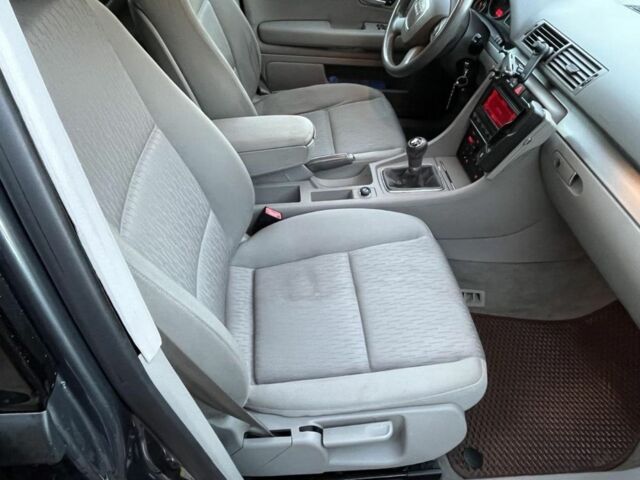 Серый Ауди А4, объемом двигателя 2 л и пробегом 300 тыс. км за 4200 $, фото 13 на Automoto.ua