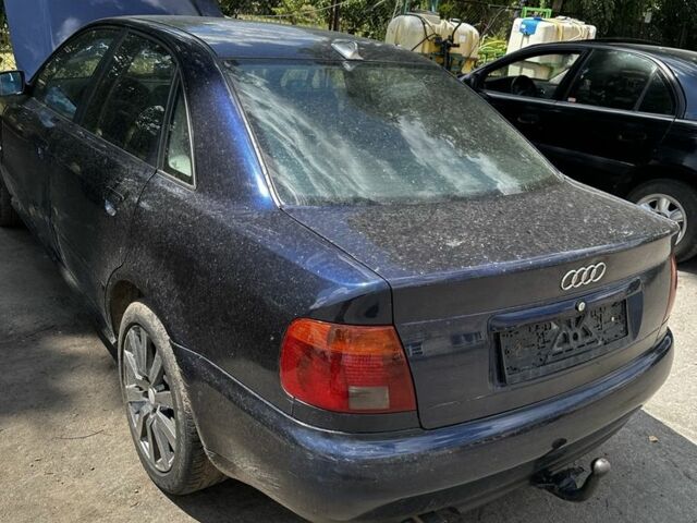 Синій Ауді А4, об'ємом двигуна 2.6 л та пробігом 3 тис. км за 2300 $, фото 4 на Automoto.ua