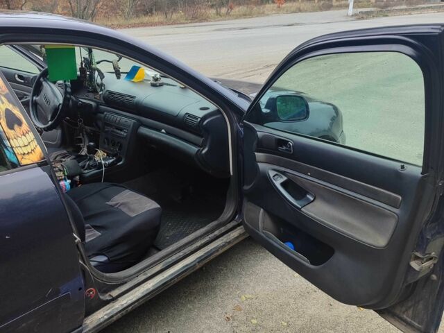 Синий Ауди А4, объемом двигателя 1.9 л и пробегом 390 тыс. км за 2000 $, фото 2 на Automoto.ua
