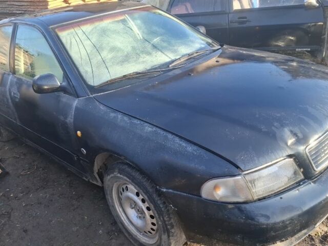 Синий Ауди А4, объемом двигателя 1 л и пробегом 250 тыс. км за 600 $, фото 2 на Automoto.ua