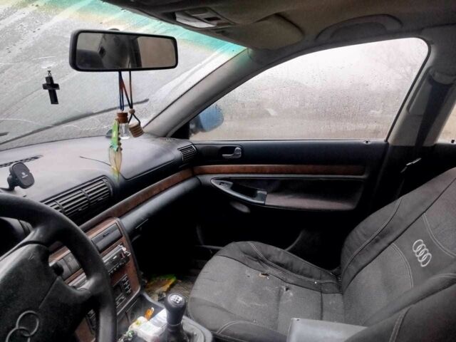 Синий Ауди А4, объемом двигателя 1.8 л и пробегом 340 тыс. км за 356 $, фото 1 на Automoto.ua