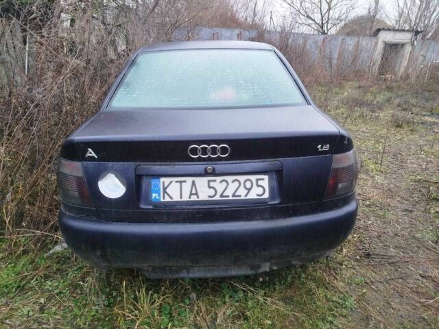 Синий Ауди А4, объемом двигателя 1.8 л и пробегом 340 тыс. км за 355 $, фото 12 на Automoto.ua