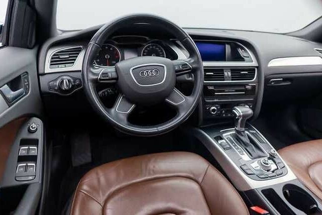 Синий Ауди А4, объемом двигателя 2 л и пробегом 166 тыс. км за 9500 $, фото 9 на Automoto.ua