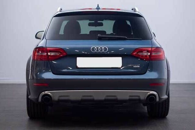 Синий Ауди А4, объемом двигателя 2 л и пробегом 166 тыс. км за 9500 $, фото 3 на Automoto.ua