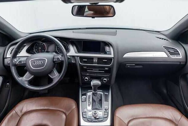 Синий Ауди А4, объемом двигателя 2 л и пробегом 166 тыс. км за 9500 $, фото 8 на Automoto.ua