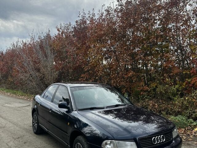 Синий Ауди А4, объемом двигателя 1.6 л и пробегом 300 тыс. км за 2650 $, фото 4 на Automoto.ua