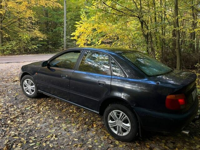 Синій Ауді А4, об'ємом двигуна 1.8 л та пробігом 410 тис. км за 1900 $, фото 5 на Automoto.ua