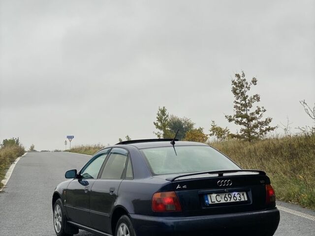 Синий Ауди А4, объемом двигателя 1.8 л и пробегом 300 тыс. км за 1350 $, фото 5 на Automoto.ua