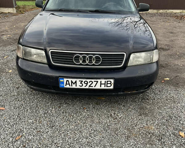 Ауди А4 1995 в Бердичеве на Automoto.ua Синий Ауди А4, объемом двигателя 1.8 л и пробегом 280 тыс. км за 2450 $, фото 1 на Automoto.ua