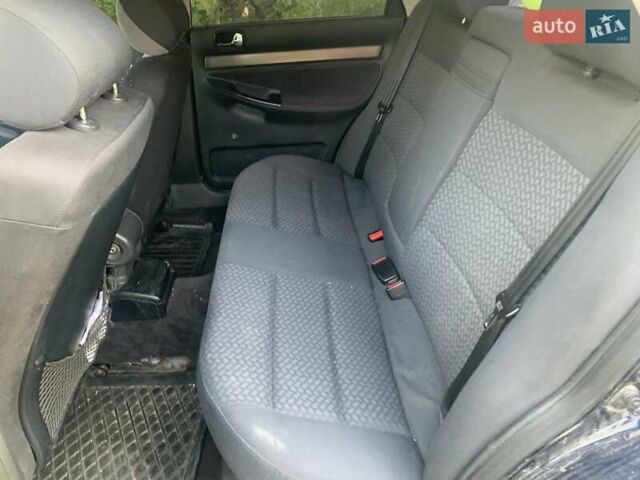 Синий Ауди А4, объемом двигателя 1.8 л и пробегом 367 тыс. км за 2400 $, фото 9 на Automoto.ua
