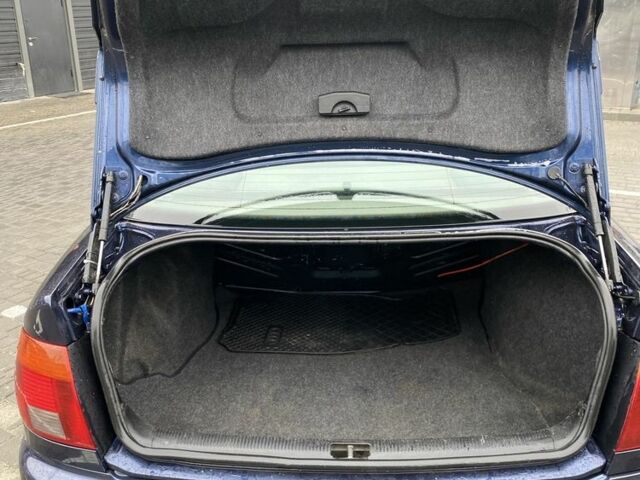 Синий Ауди А4, объемом двигателя 1.8 л и пробегом 300 тыс. км за 1350 $, фото 16 на Automoto.ua