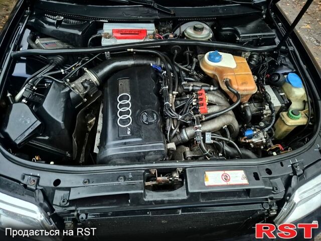 Синий Ауди А4, объемом двигателя 1.8 л и пробегом 0 тыс. км за 2600 $, фото 4 на Automoto.ua