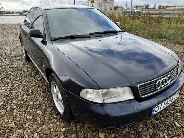 Синий Ауди А4, объемом двигателя 1.8 л и пробегом 400 тыс. км за 1900 $, фото 3 на Automoto.ua