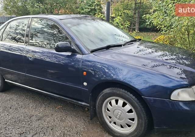 Синий Ауди А4, объемом двигателя 1.8 л и пробегом 310 тыс. км за 3300 $, фото 1 на Automoto.ua