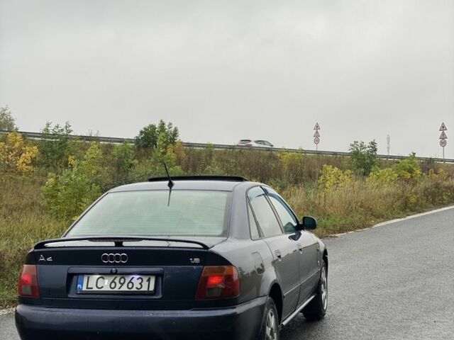 Синий Ауди А4, объемом двигателя 1.8 л и пробегом 300 тыс. км за 1350 $, фото 6 на Automoto.ua
