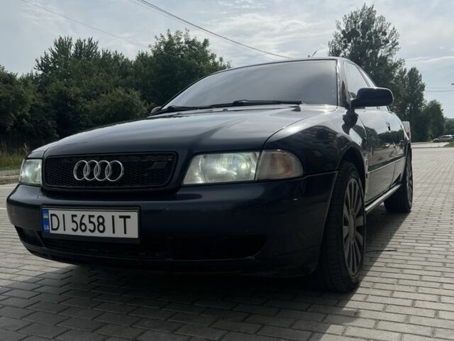 Синий Ауди А4, объемом двигателя 1.8 л и пробегом 451 тыс. км за 3450 $, фото 1 на Automoto.ua