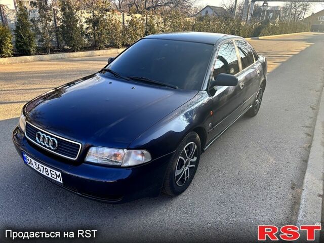 Синий Ауди А4, объемом двигателя 1.6 л и пробегом 280 тыс. км за 3300 $, фото 2 на Automoto.ua