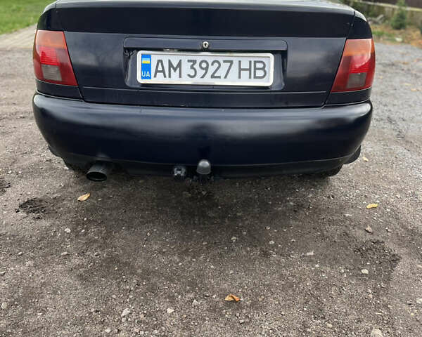 Ауди А4 1995 в Бердичеве на Automoto.ua Синий Ауди А4, объемом двигателя 1.8 л и пробегом 280 тыс. км за 2450 $, фото 3 на Automoto.ua