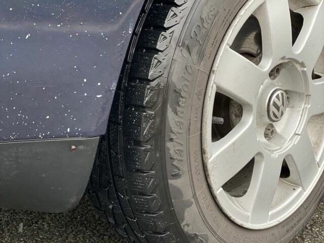 Синий Ауди А4, объемом двигателя 1.8 л и пробегом 300 тыс. км за 1350 $, фото 7 на Automoto.ua