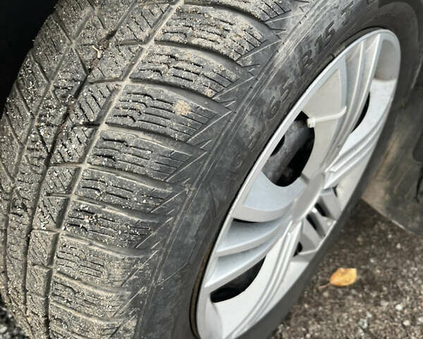 Ауди А4 1995 в Бердичеве на Automoto.ua Синий Ауди А4, объемом двигателя 1.8 л и пробегом 280 тыс. км за 2450 $, фото 11 на Automoto.ua