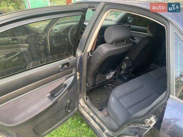 Синий Ауди А4, объемом двигателя 1.8 л и пробегом 367 тыс. км за 2400 $, фото 8 на Automoto.ua