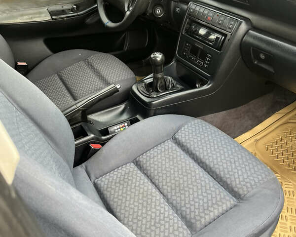 Ауди А4 1995 в Бердичеве на Automoto.ua Синий Ауди А4, объемом двигателя 1.8 л и пробегом 280 тыс. км за 2450 $, фото 10 на Automoto.ua