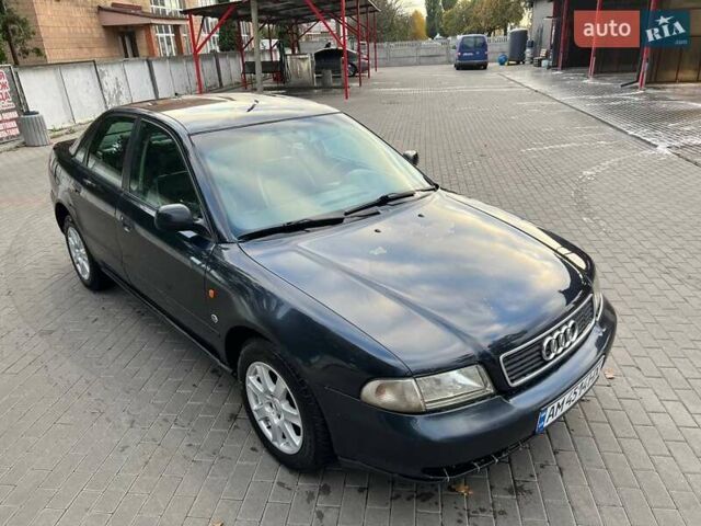 Синий Ауди А4, объемом двигателя 1.8 л и пробегом 300 тыс. км за 2750 $, фото 7 на Automoto.ua