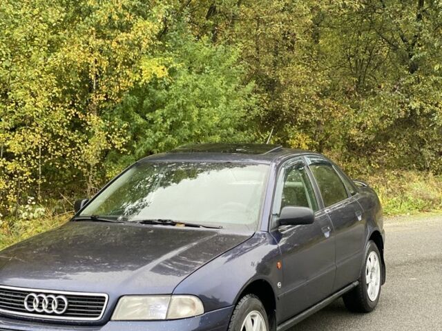 Синий Ауди А4, объемом двигателя 1.8 л и пробегом 300 тыс. км за 1350 $, фото 3 на Automoto.ua