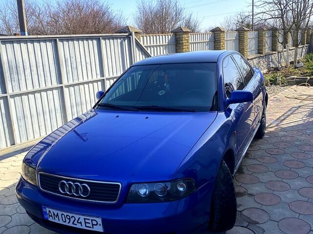 Синий Ауди А4, объемом двигателя 1.6 л и пробегом 0 тыс. км за 2600 $, фото 3 на Automoto.ua