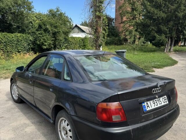Синий Ауди А4, объемом двигателя 1.8 л и пробегом 303 тыс. км за 2200 $, фото 3 на Automoto.ua
