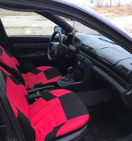 Синий Ауди А4, объемом двигателя 1.8 л и пробегом 444 тыс. км за 2568 $, фото 15 на Automoto.ua