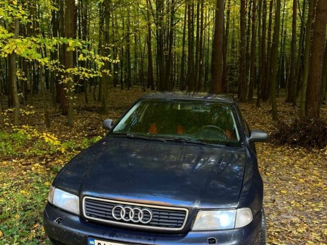 Синій Ауді А4, об'ємом двигуна 1.8 л та пробігом 410 тис. км за 1900 $, фото 1 на Automoto.ua