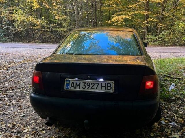 Синій Ауді А4, об'ємом двигуна 1.8 л та пробігом 410 тис. км за 1900 $, фото 4 на Automoto.ua