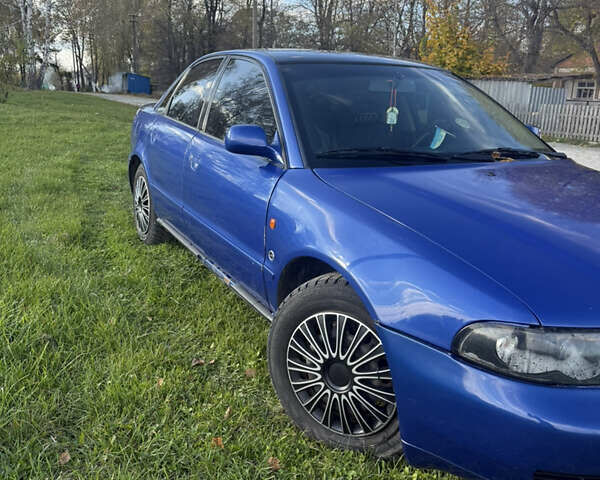 Ауди А4 1995 в Житомире на Automoto.ua Синий Ауди А4, объемом двигателя 1.6 л и пробегом 250 тыс. км за 2799 $, фото 1 на Automoto.ua