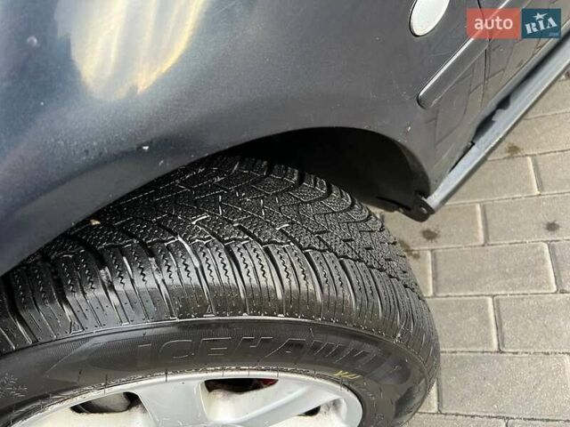 Синий Ауди А4, объемом двигателя 1.8 л и пробегом 300 тыс. км за 2750 $, фото 1 на Automoto.ua