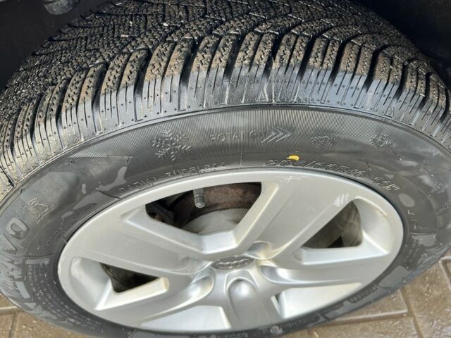 Синий Ауди А4, объемом двигателя 1.6 л и пробегом 300 тыс. км за 2597 $, фото 4 на Automoto.ua