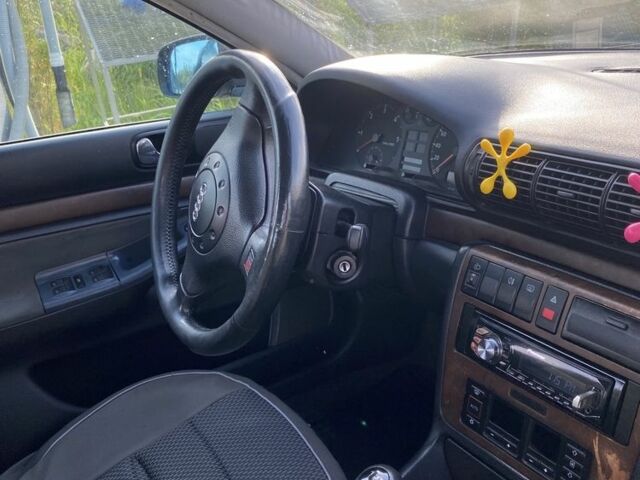 Синій Ауді А4, об'ємом двигуна 1.9 л та пробігом 280 тис. км за 1590 $, фото 3 на Automoto.ua