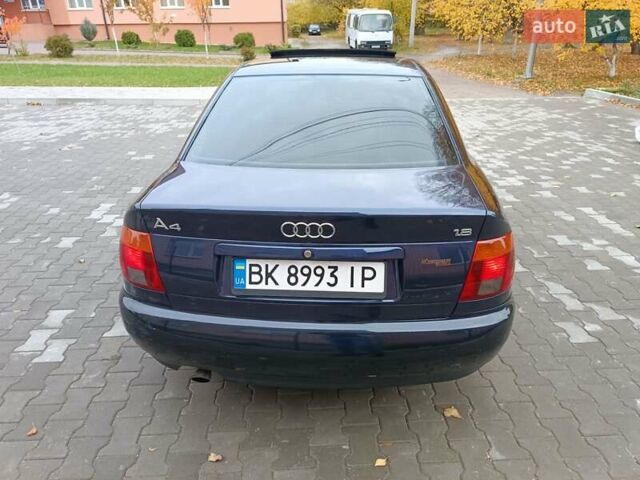Ауди А4 1996 в Костополе на Automoto.ua Синий Ауди А4, объемом двигателя 1.78 л и пробегом 300 тыс. км за 3300 $, фото 2 на Automoto.ua
