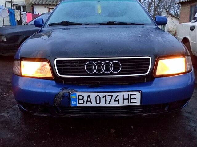 Синий Ауди А4, объемом двигателя 1.8 л и пробегом 0 тыс. км за 1500 $, фото 4 на Automoto.ua